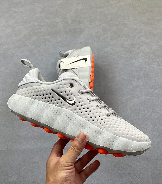 Nike Mind 008 2026 – Silver Shadow