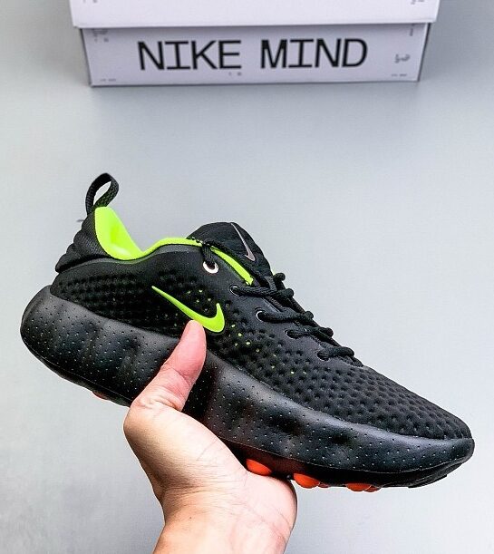 Nike Mind 002 2026 – Black Hyper Crimson