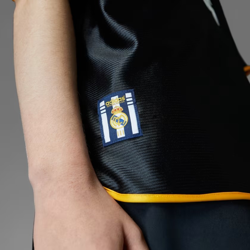 Real Madrid 99/00 Away Jersey - Image 6